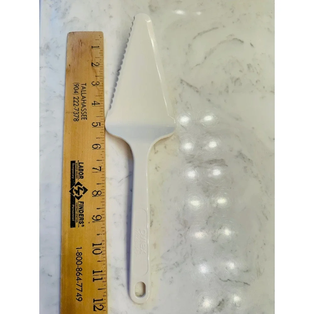 Vintage Pyrex Accessories Cream White Plastic Pie Cake Server Serrated 12